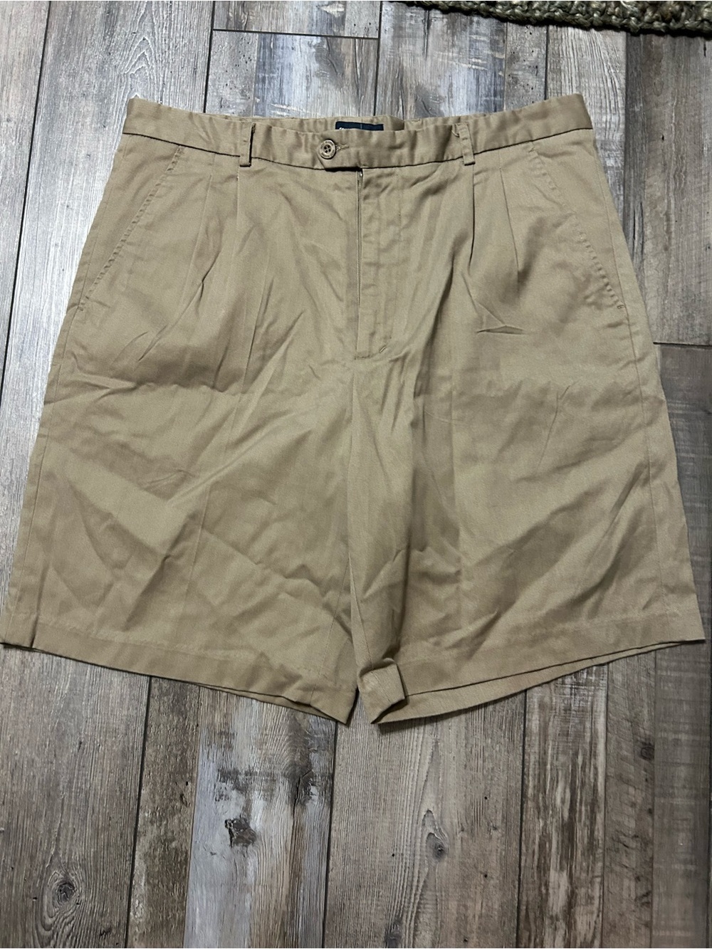 West Marine Men's Tan khaki Shorts